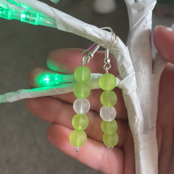 𝓒𝓾𝓽𝓮 𝓖𝓻𝓮𝓮𝓷 + 𝓬𝓵𝓮𝓪𝓻 𝓮𝓪𝓻𝓻𝓲𝓷𝓰𝓼 𝓵𝓲𝓶𝓲𝓽𝓮𝓭 𝓮𝓭𝓲𝓽𝓲𝓸𝓷 - Picture 6 of 6